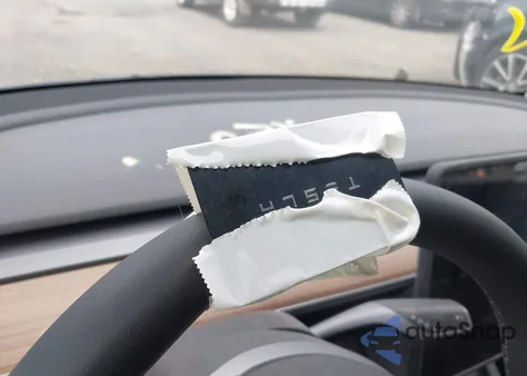 2023 Tesla Model Y z USA, uszkodzony, nr VIN 7SAYGDEE5PF685511